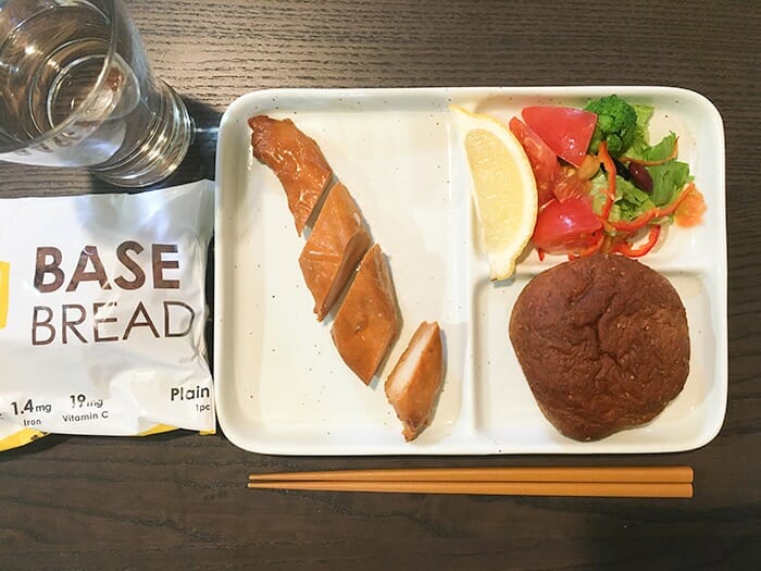 basebread ベースブレッドダイエット タンドリーチキンもりつけ